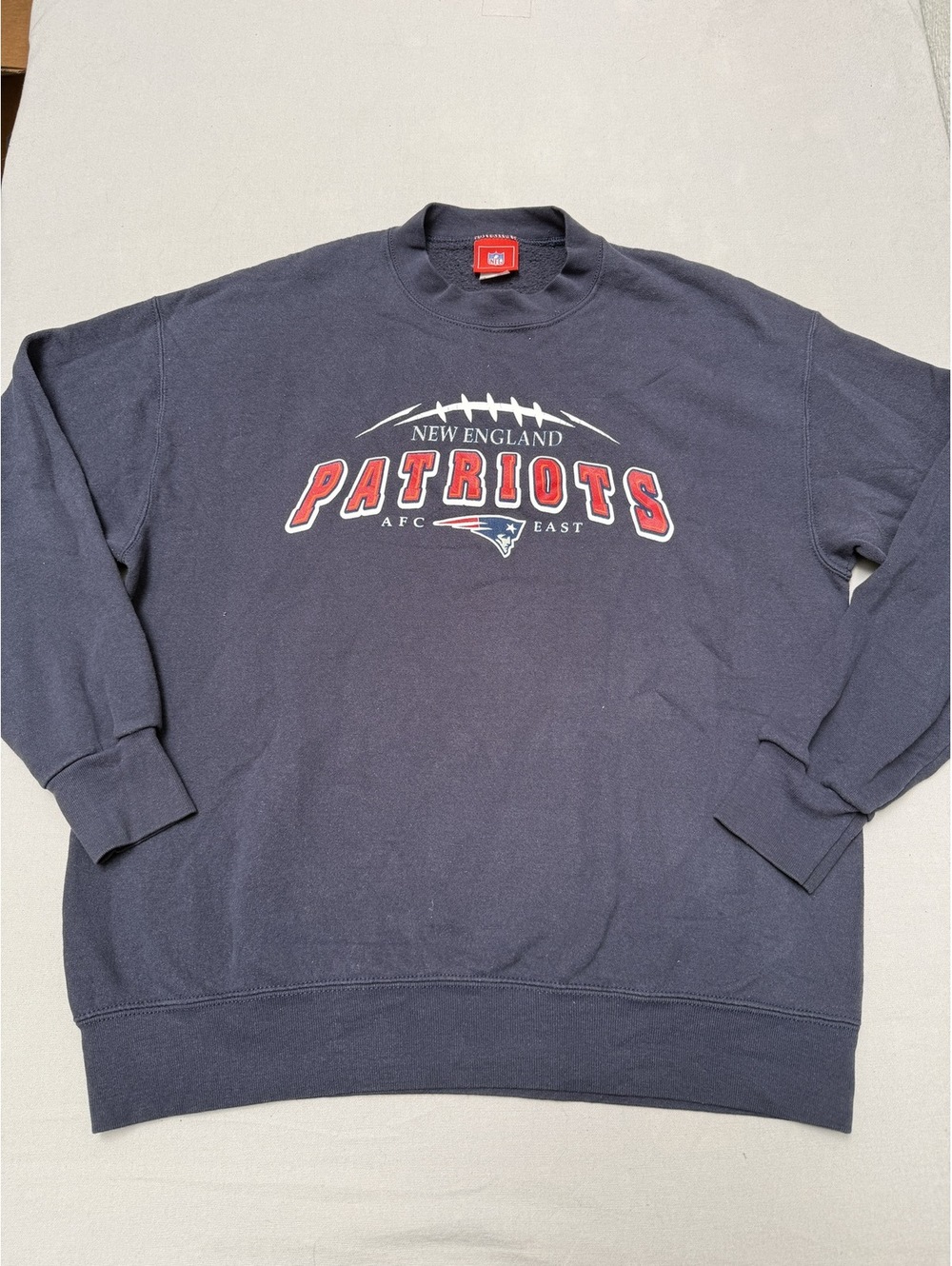Vintage Patriots NFL Sweatshirt Faded Crewneck Football XL